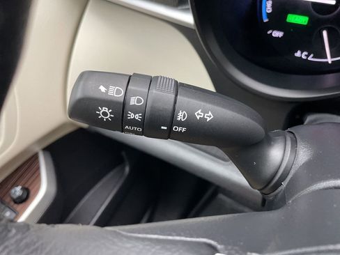 Used 2023 Toyota Sienna XLE image 26