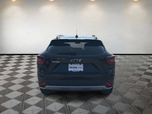 Used 2024 Chevrolet Trax LT w/ Driver Confidence Package FWD image 6