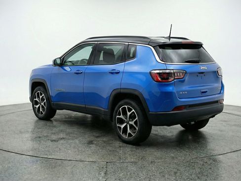 Used 2025 Jeep Compass Limited image 6