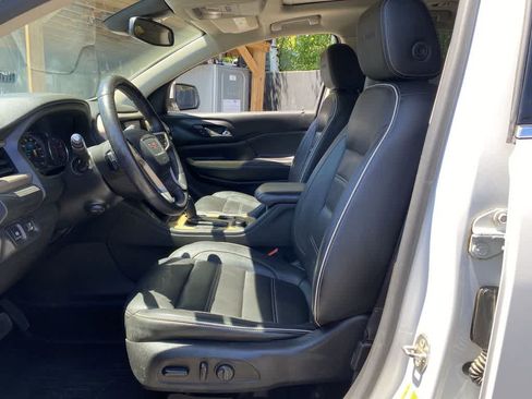 Used 2017 GMC Acadia Denali w/ Technology Package AWD/4WD image 13