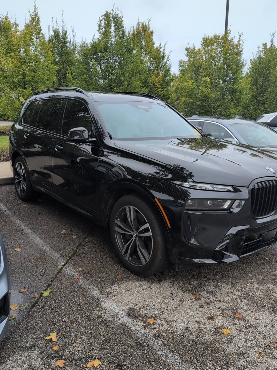 Used 2023 BMW X7 xDrive40i w/ Executive Package AWD/4WD image 5