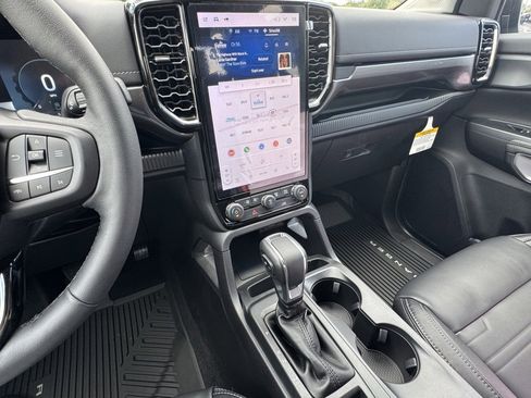 New 2025 Ford Ranger Lariat w/ Trailer Tow Package image 31