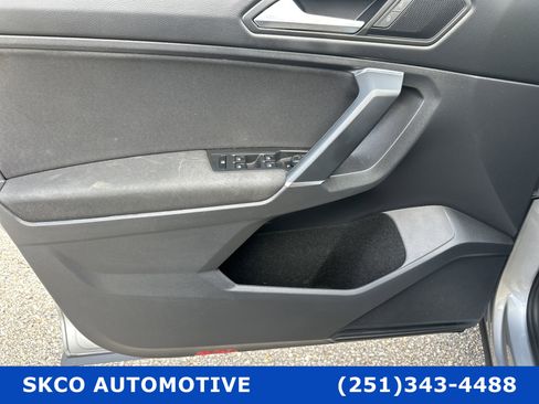 Used 2020 Volkswagen Tiguan S image 12