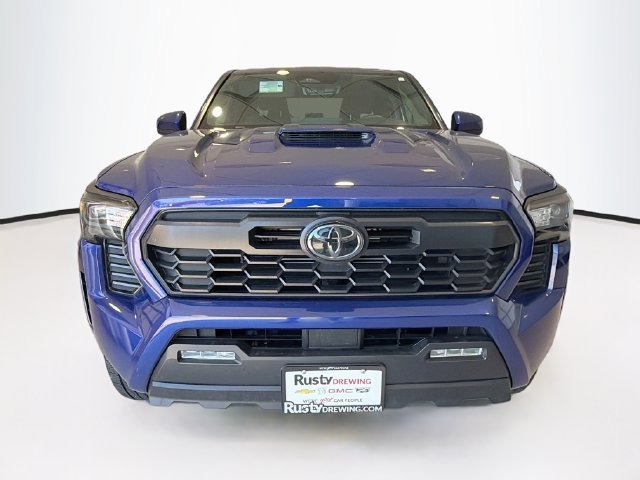 Used 2025 Toyota Tacoma TRD Sport AWD/4WD image 2