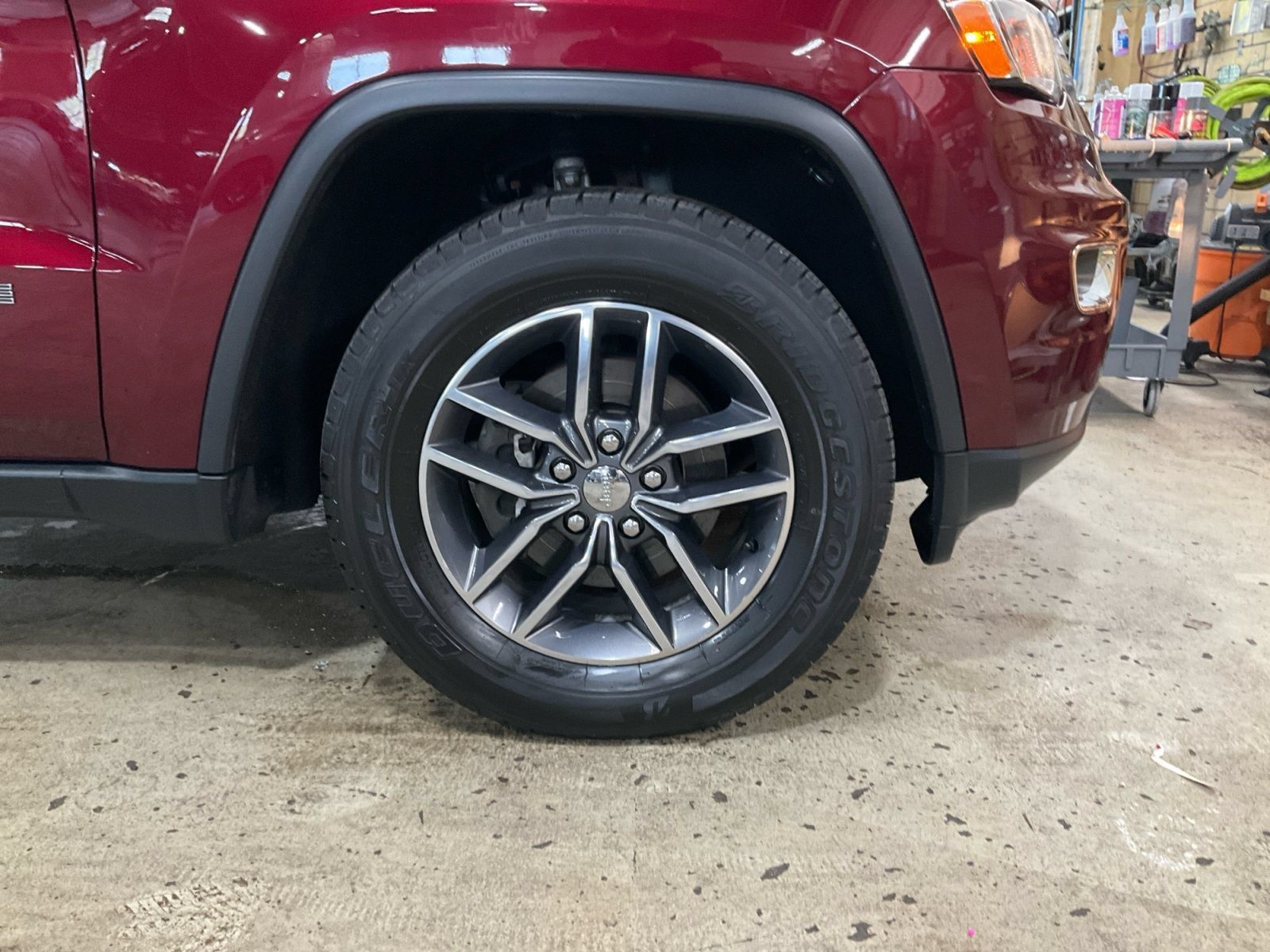 Used 2017 Jeep Grand Cherokee Limited w/ Trailer Tow Group IV AWD/4WD image 18