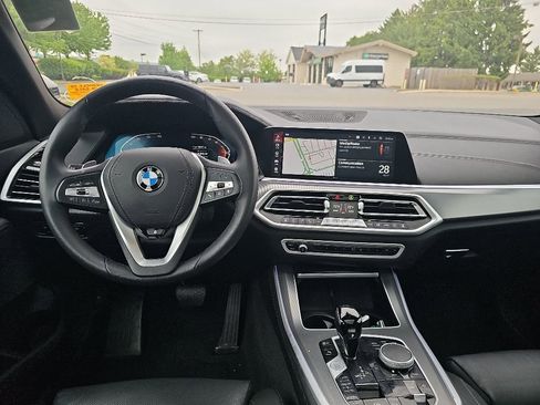 Used 2023 BMW X5 xDrive40i w/ Luxury Seating Package AWD/4WD image 2