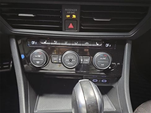 Used 2020 Volkswagen Jetta GLI image 21