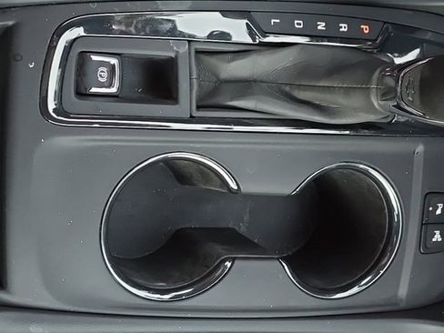 Used 2024 Chevrolet Equinox Premier image 19