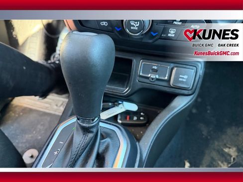 Used 2021 Jeep Renegade Latitude w/ Convenience Group image 22