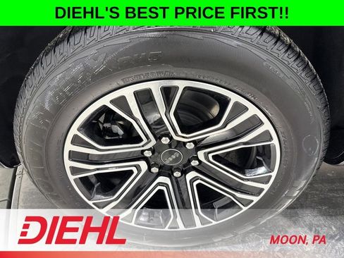 New 2026 Jeep Grand Wagoneer 4WD image 8