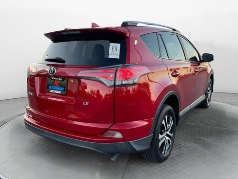 Used 2017 Toyota RAV4 LE image 5