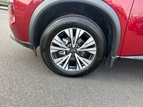 Used 2023 Nissan Rogue SV image 12