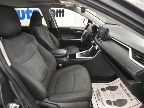 Used 2022 Toyota RAV4 XLE w/ Convenience Package AWD/4WD image 19