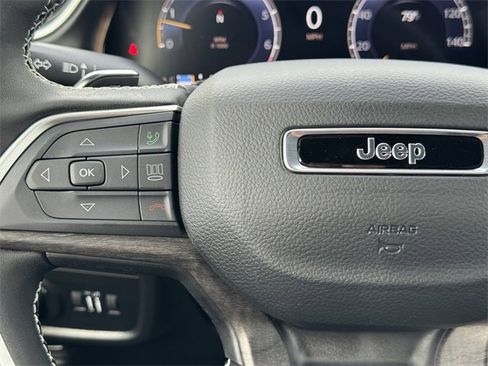 New 2025 Jeep Grand Cherokee Limited image 21