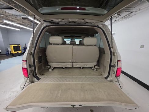 Used 2004 Lexus LX 470 4WD image 22