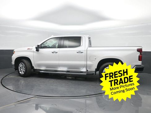 Used 2022 Chevrolet Silverado 1500 LTZ w/ LTZ Premium Package image 46