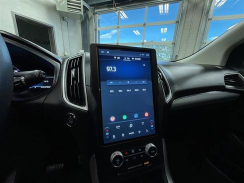 Used 2022 Ford Edge SEL w/ Sport Appearance Package image 16