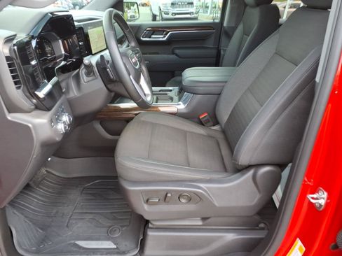Used 2025 GMC Sierra 1500 Elevation w/ Preferred Package AWD/4WD image 13