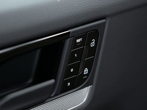 New 2026 Porsche Cayenne E-Hybrid image 19