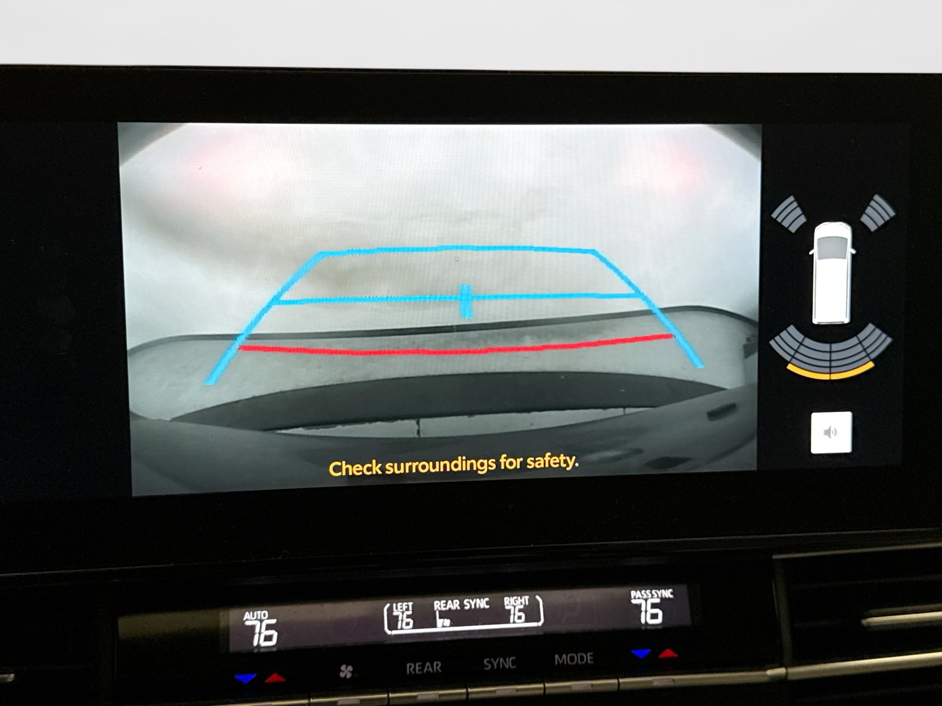 Used 2025 Toyota Sienna XLE AWD/4WD image 11