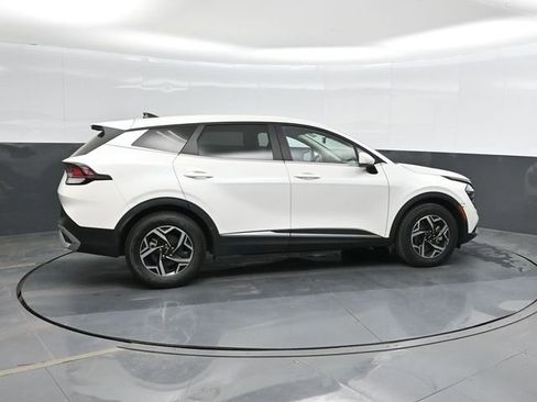 Used 2024 Kia Sportage LX FWD image 4