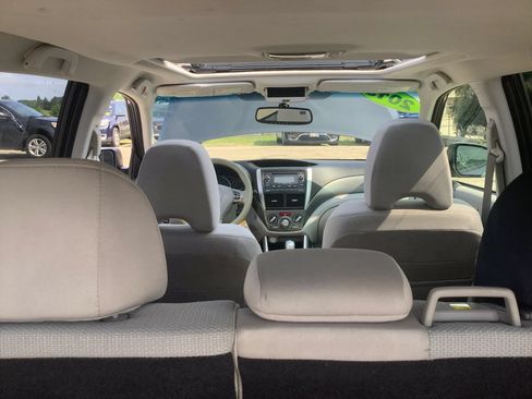 Used 2013 Subaru Forester 2.5X Premium w/ Popular Pkg 2 AWD/4WD image 27