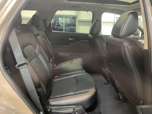 Used 2024 Nissan Pathfinder Platinum w/ Cargo Package image 30