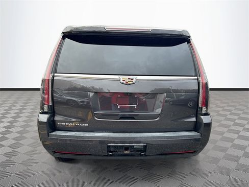 Used 2018 Cadillac Escalade Premium Luxury image 7