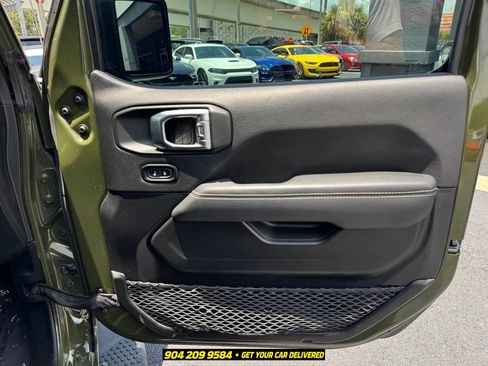 Used 2021 Jeep Wrangler Unlimited Sahara AWD/4WD image 35