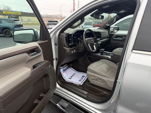 Used 2022 GMC Sierra 1500 SLT w/ SLT Premium Plus Package image 7