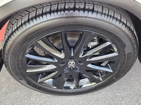 Used 2022 Nissan Murano SV w/ SV Midnight Edition Package FWD image 10