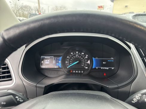 Used 2022 Ford Edge Titanium w/ Equipment Group 301A image 18