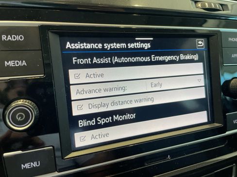 Used 2021 Volkswagen Golf 4-Door FWD image 19