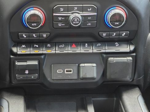 Certified 2019 Chevrolet Silverado 1500 LTZ w/ LTZ Plus Package AWD/4WD image 35