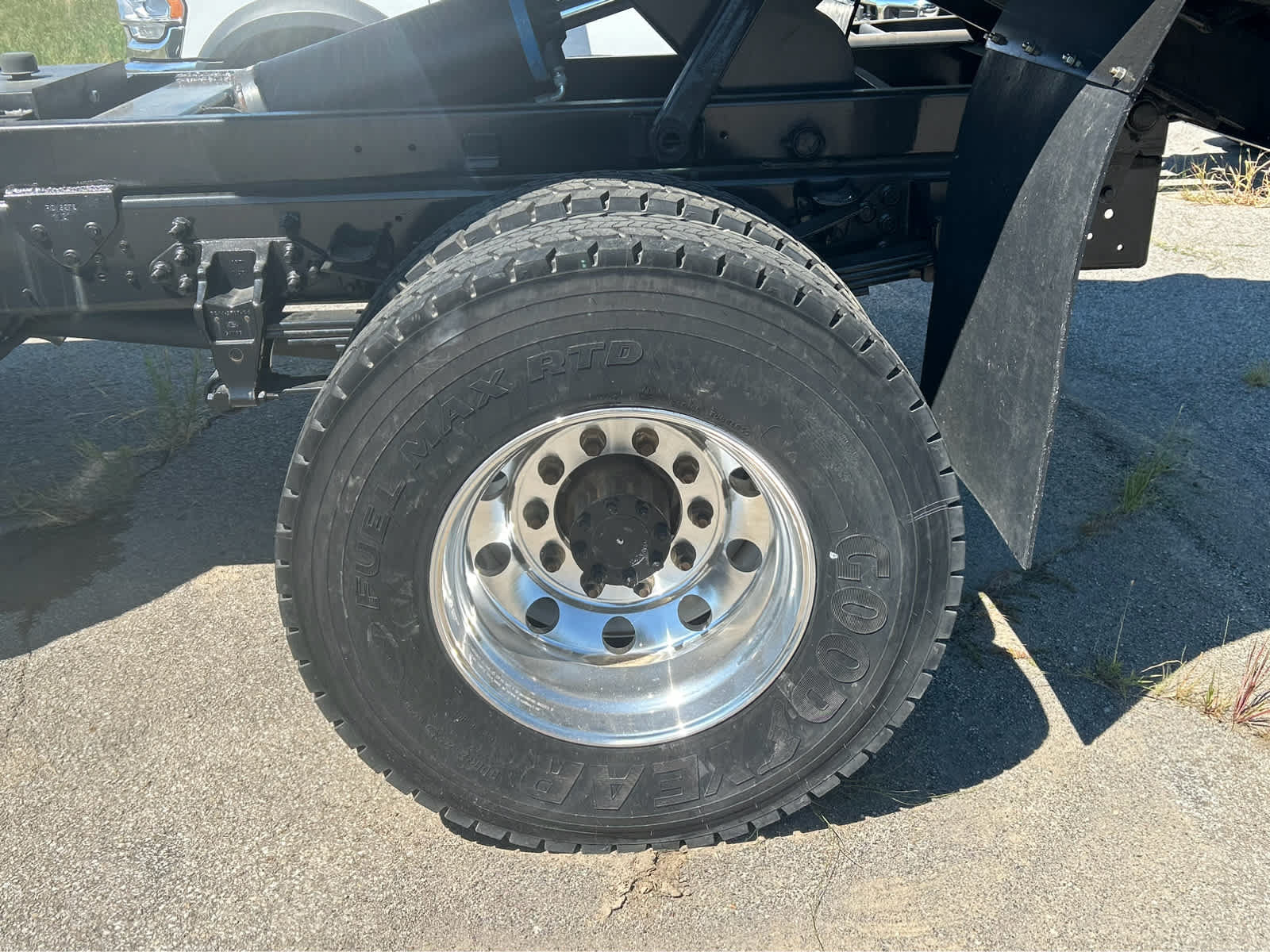 Used 2023 Ford F650 2WD Crew Cab Super Duty image 29