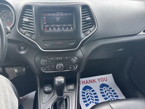Used 2019 Jeep Cherokee Latitude Plus image 24