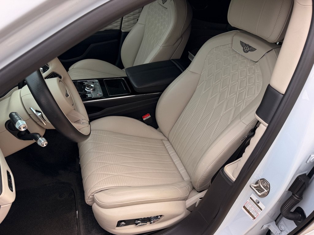 Used 2021 Bentley Flying Spur V8 AWD/4WD image 11
