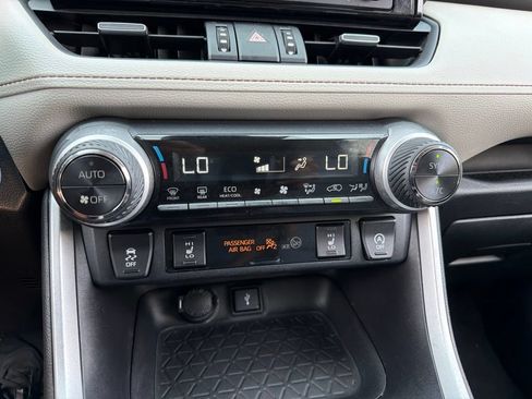 Used 2020 Toyota RAV4 XLE Premium AWD/4WD image 12