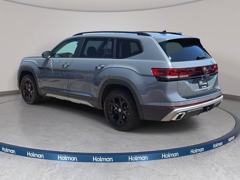Used 2024 Volkswagen Atlas Peak Edition SE AWD/4WD image 8