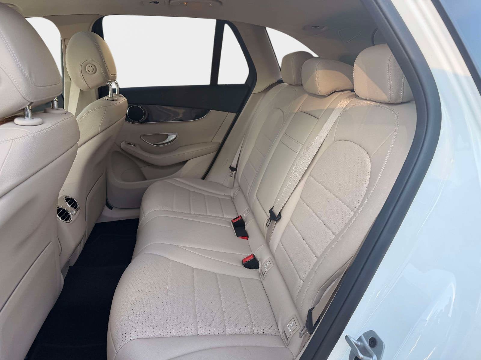 Used 2022 Mercedes-Benz GLC 300 image 19