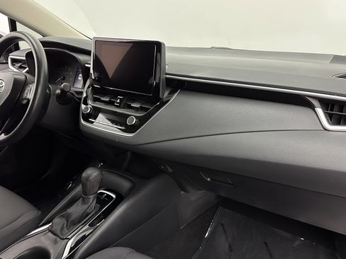 Used 2024 Toyota Corolla LE w/ LE Convenience Package image 31