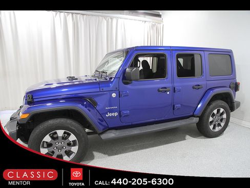 Used 2019 Jeep Wrangler Unlimited Sahara AWD/4WD image 3
