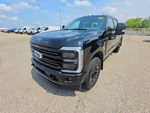 Used 2026 Ford F250 Platinum AWD/4WD image 2