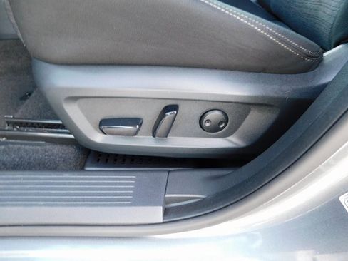 Used 2023 Nissan Rogue SV image 13