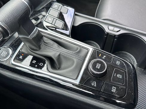 Used 2025 Kia Sportage EX FWD image 19
