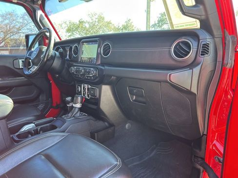 Used 2020 Jeep Gladiator Overland image 43