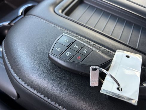 Used 2024 Chevrolet Tahoe Z71 w/ Luxury Package image 37