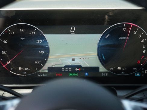 Used 2025 Mercedes-Benz GLC 350e 4MATIC image 25