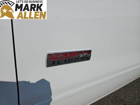 Used 2018 GMC Sierra 1500 SLT AWD/4WD image 32