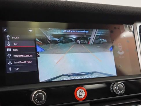 Used 2025 Porsche Macan image 31